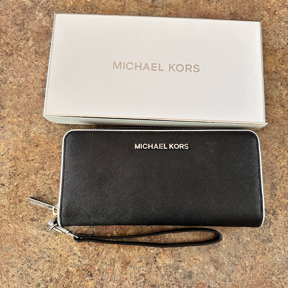 NWT Michael Kors Metallic Silver Clutch